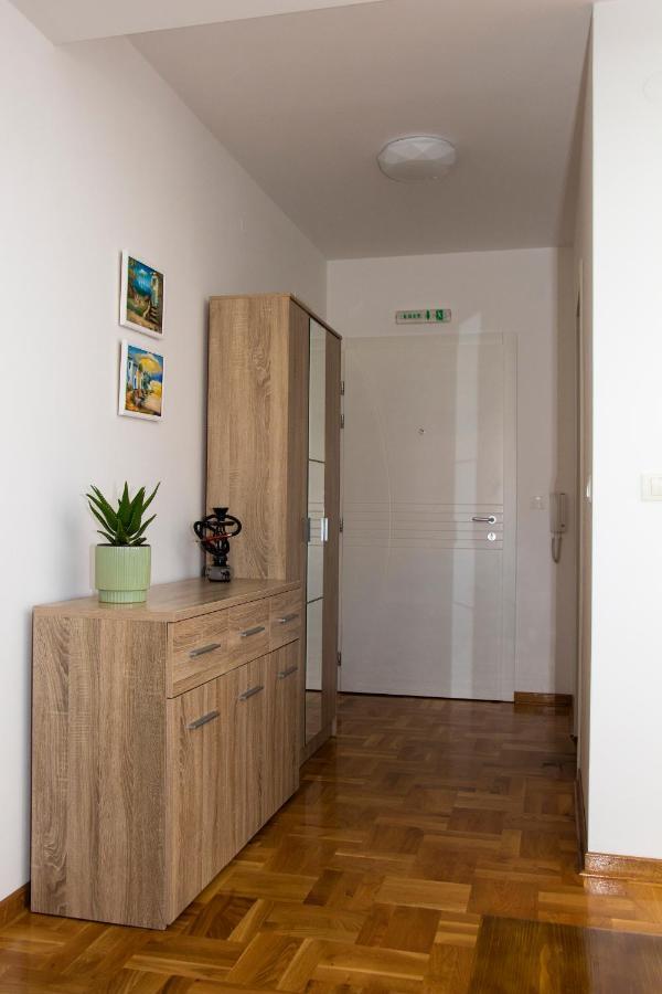 Ferienwohnung Apartman Mia Centar Kruševac Exterior foto