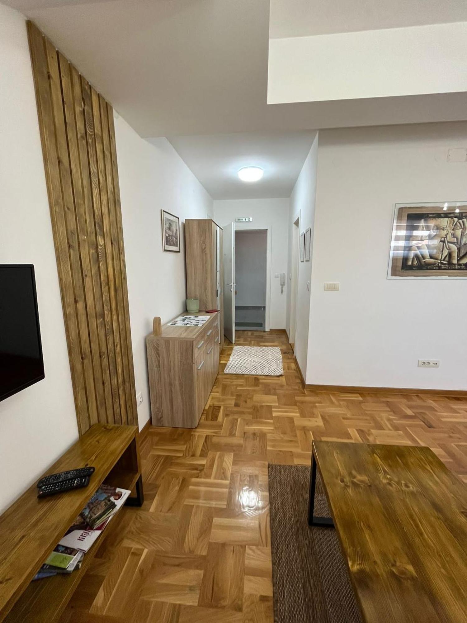 Ferienwohnung Apartman Mia Centar Kruševac Exterior foto